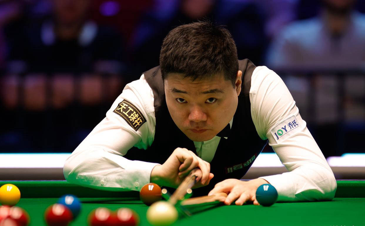 菲的对决将, 只要清台就, 墨菲犯规后