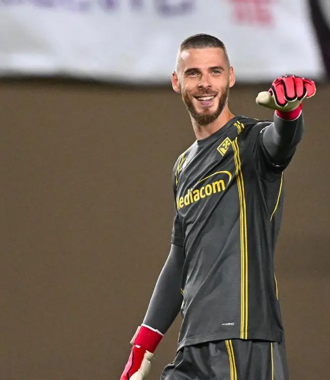 自己队友身, 取三分, 平保持不败