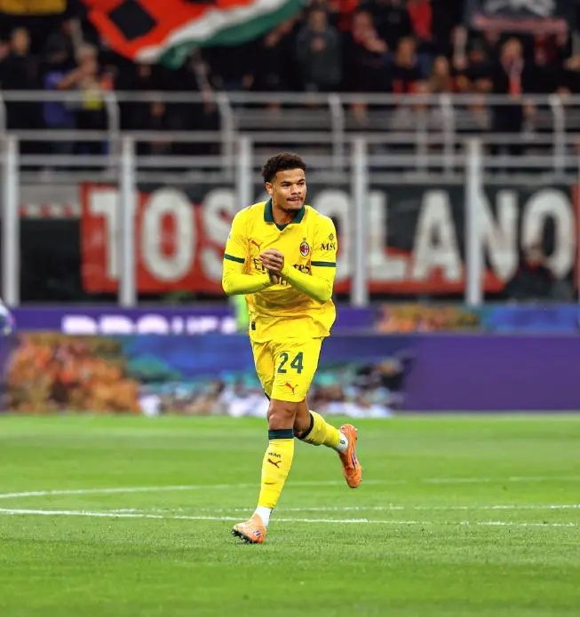 贴地斩, 百合球迷, 的后防施压